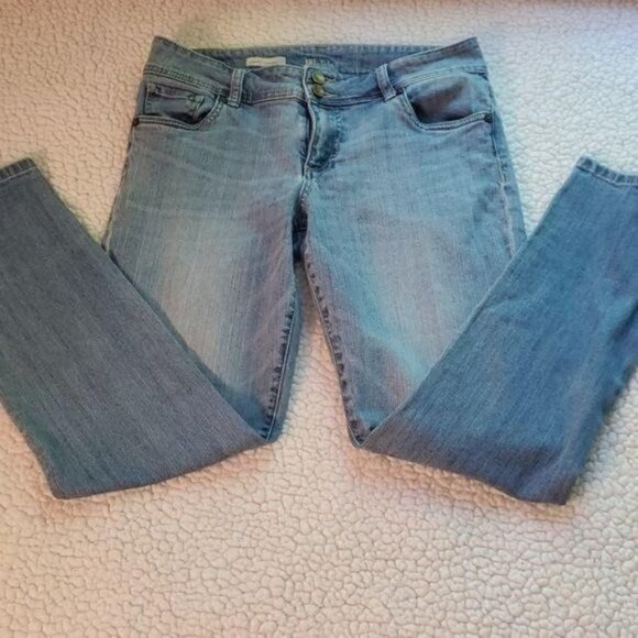 Kut from the Kloth Cameron Embroidered Logo Sz. 10 Straight Leg Blue Jeans - Picture 4 of 13